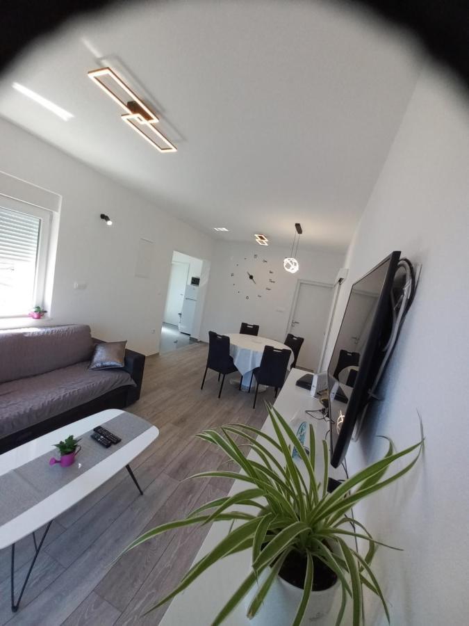 Sunset Apartment *